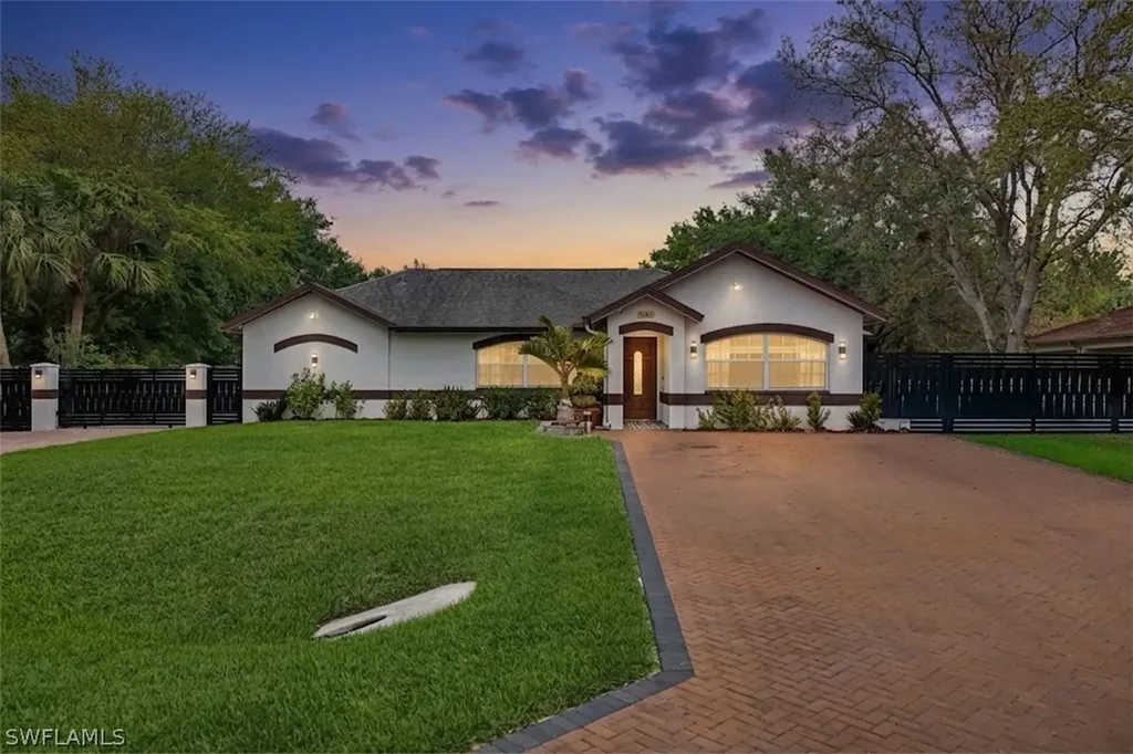 5140 17th Court SW Naples FL 34116