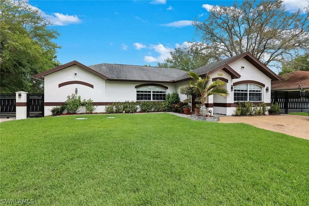 5140 17th Court SW Naples FL 34116