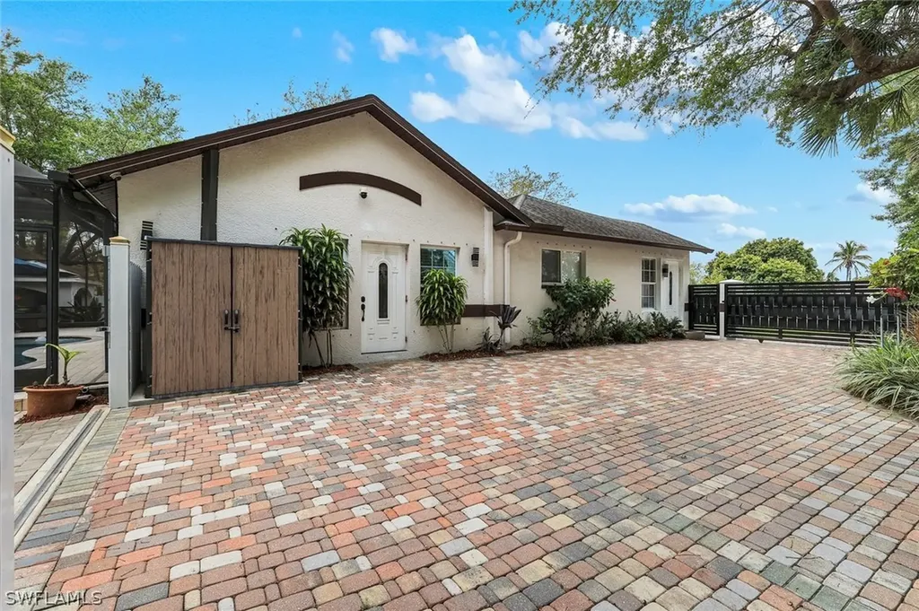 5140 17th Court SW Naples FL 34116