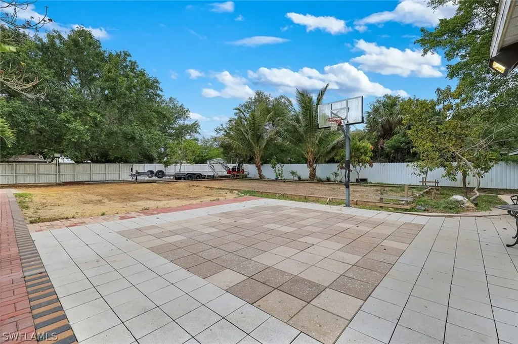 5140 17th Court SW Naples FL 34116
