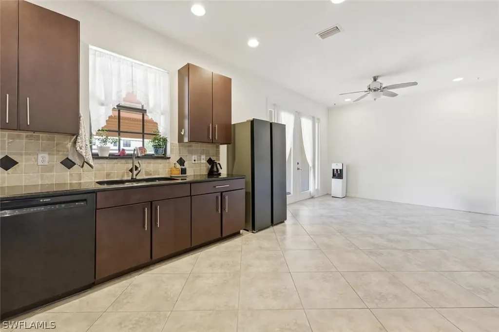 7577 Bristol Circle Naples FL 34120