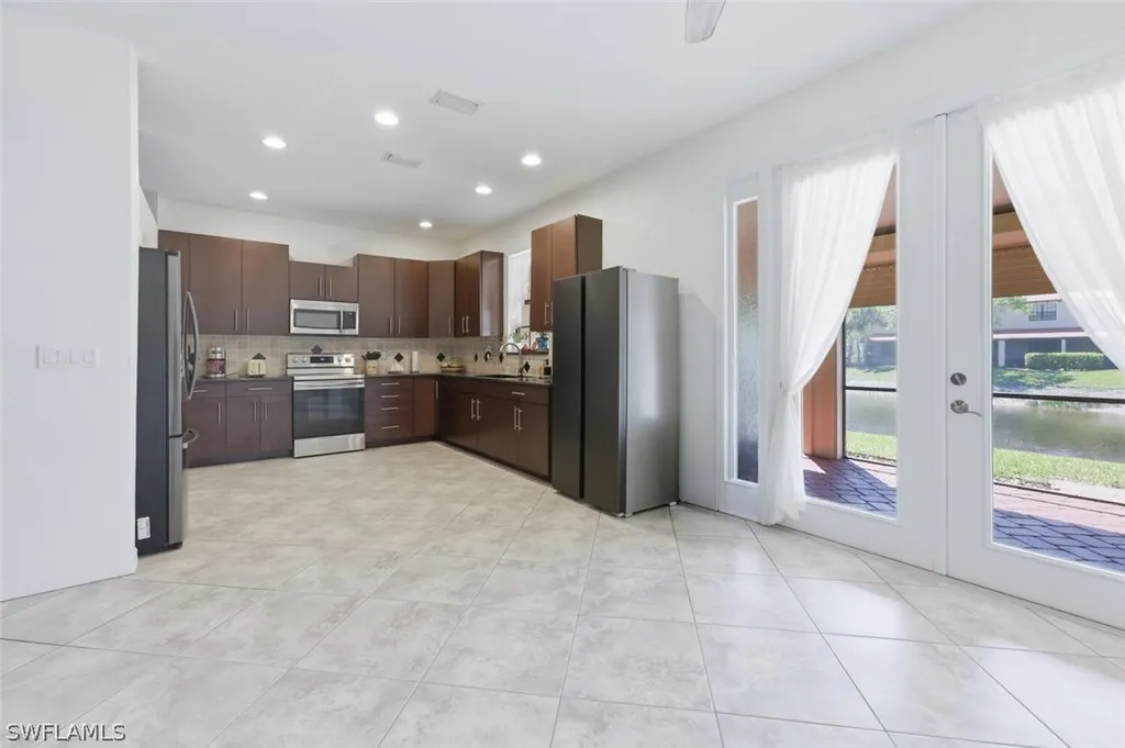 7577 Bristol Circle Naples FL 34120