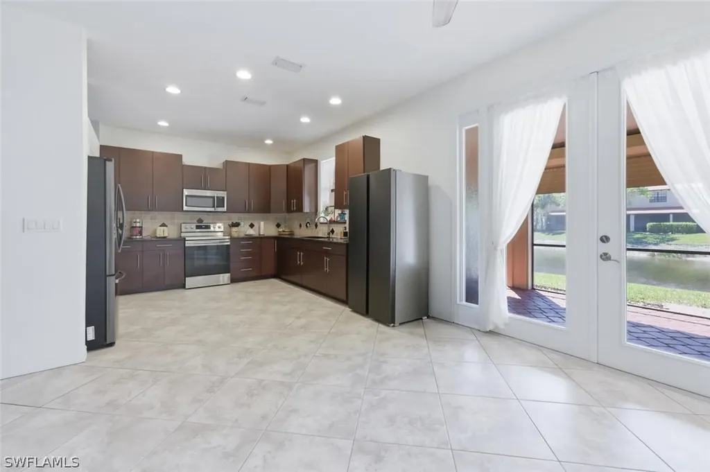 7577 Bristol Circle Naples FL 34120