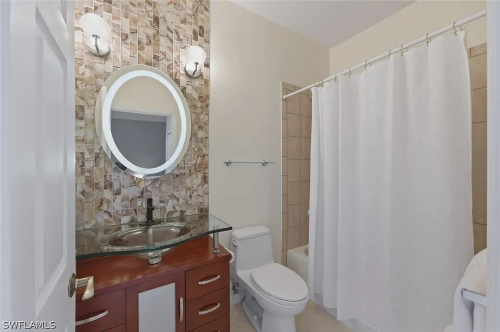 7577 Bristol Circle Naples FL 34120