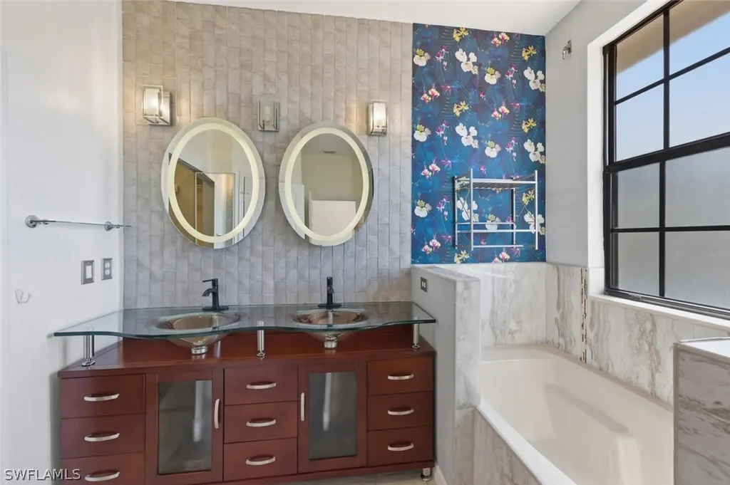 7577 Bristol Circle Naples FL 34120