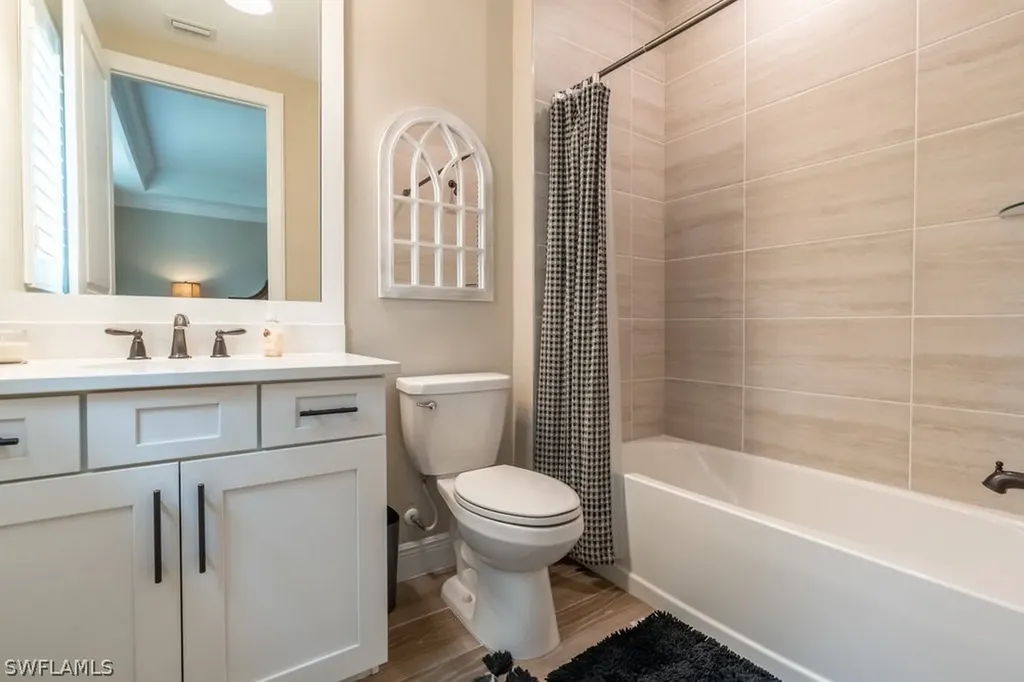 16375 Viansa Way Naples FL 34110