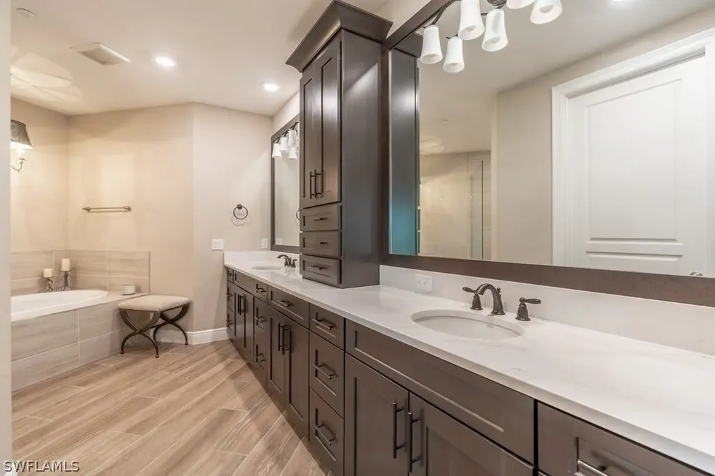 16375 Viansa Way Naples FL 34110