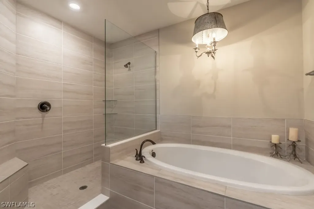 16375 Viansa Way Naples FL 34110