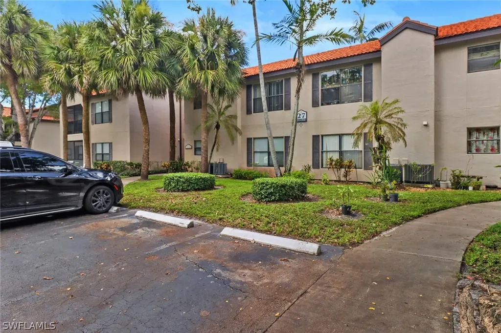 2130 Arbour Walk Circle Naples FL 34109