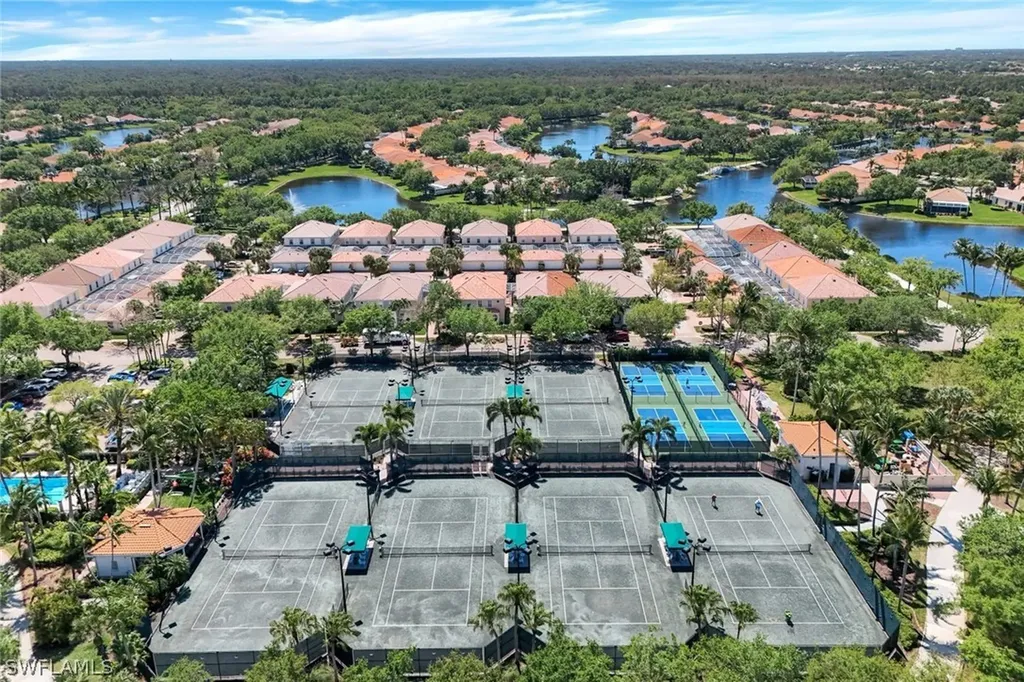 5267 Hawkesbury Way Naples FL 34119