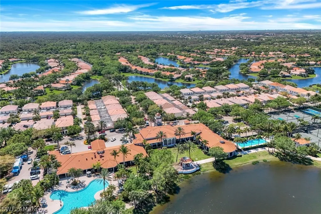 5267 Hawkesbury Way Naples FL 34119