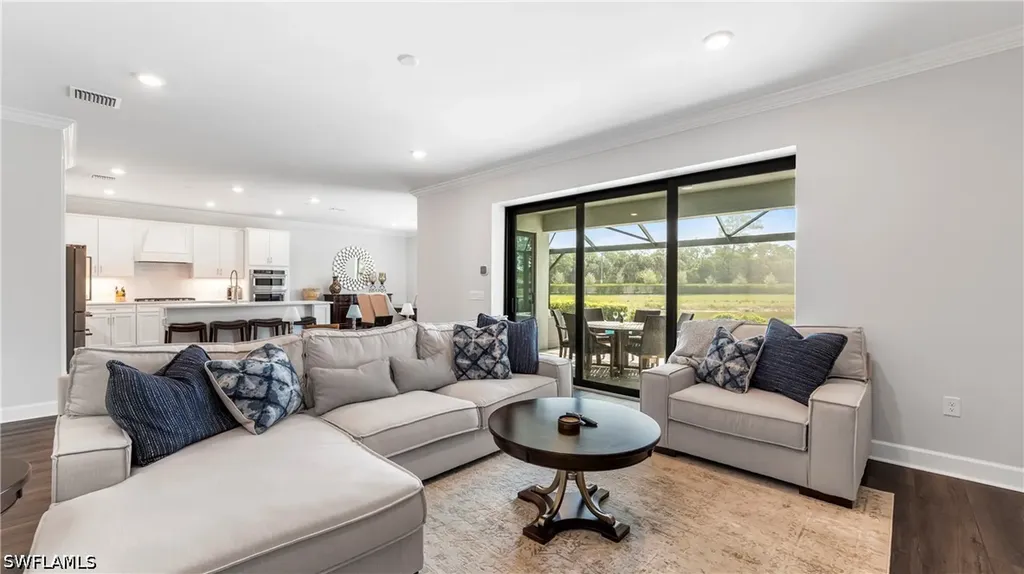10428 Ventana Lane Naples FL 34120