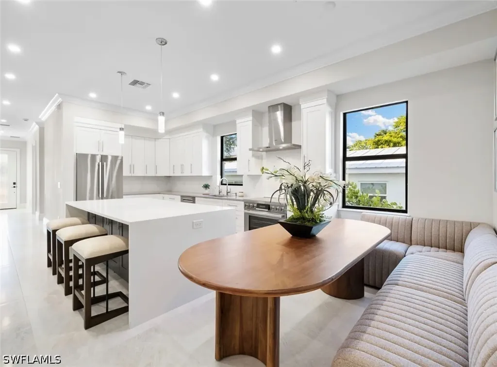 2721 Van Buren Avenue Naples FL 34112