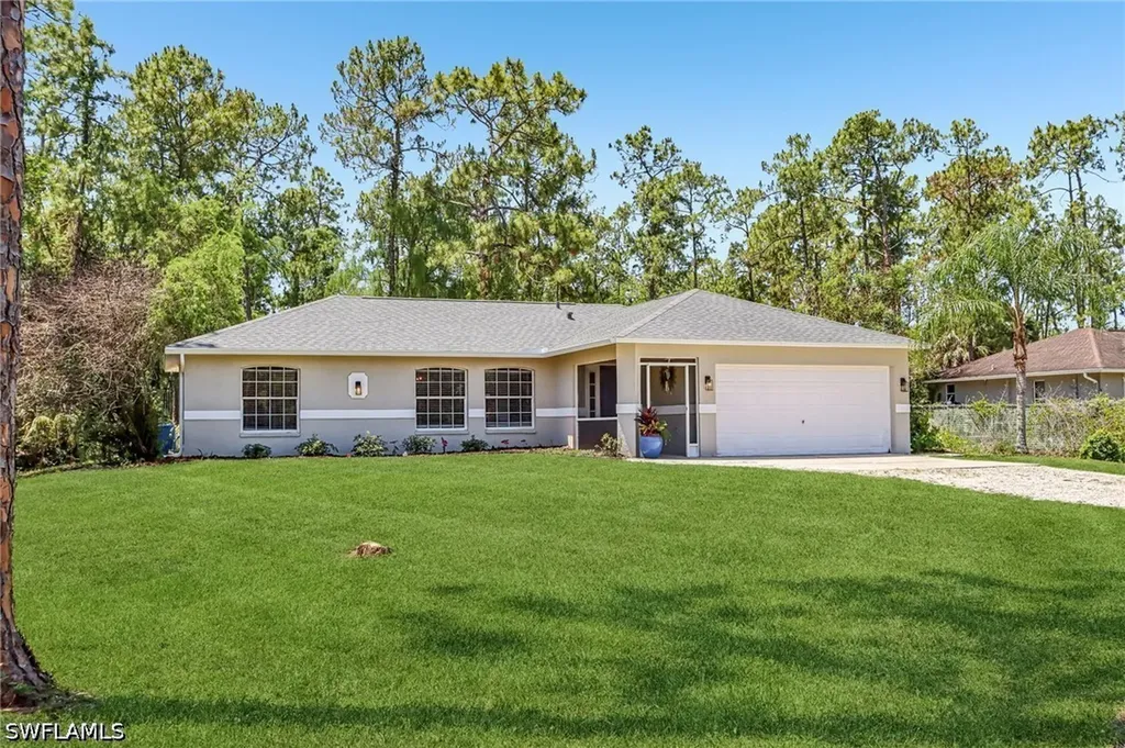 Naples FL, 3360 2ND Avenue NE