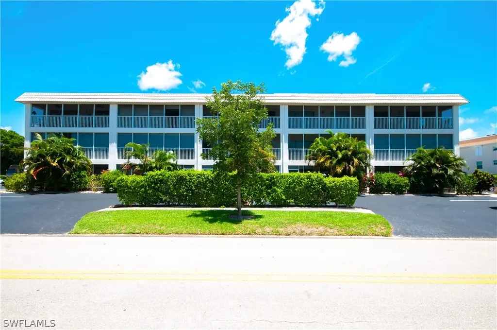 3150 Binnacle Drive SE Naples FL 34103