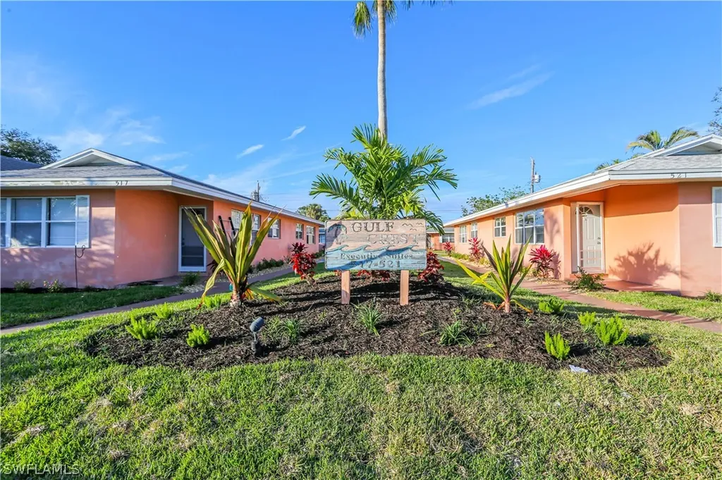 521 96th Avenue N Naples FL 34108