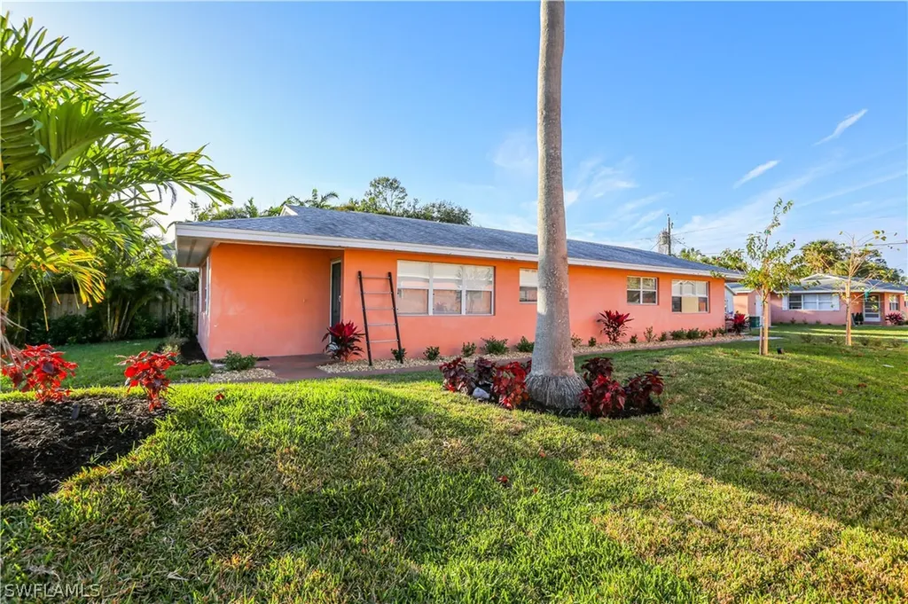 521 96th Avenue N Naples FL 34108