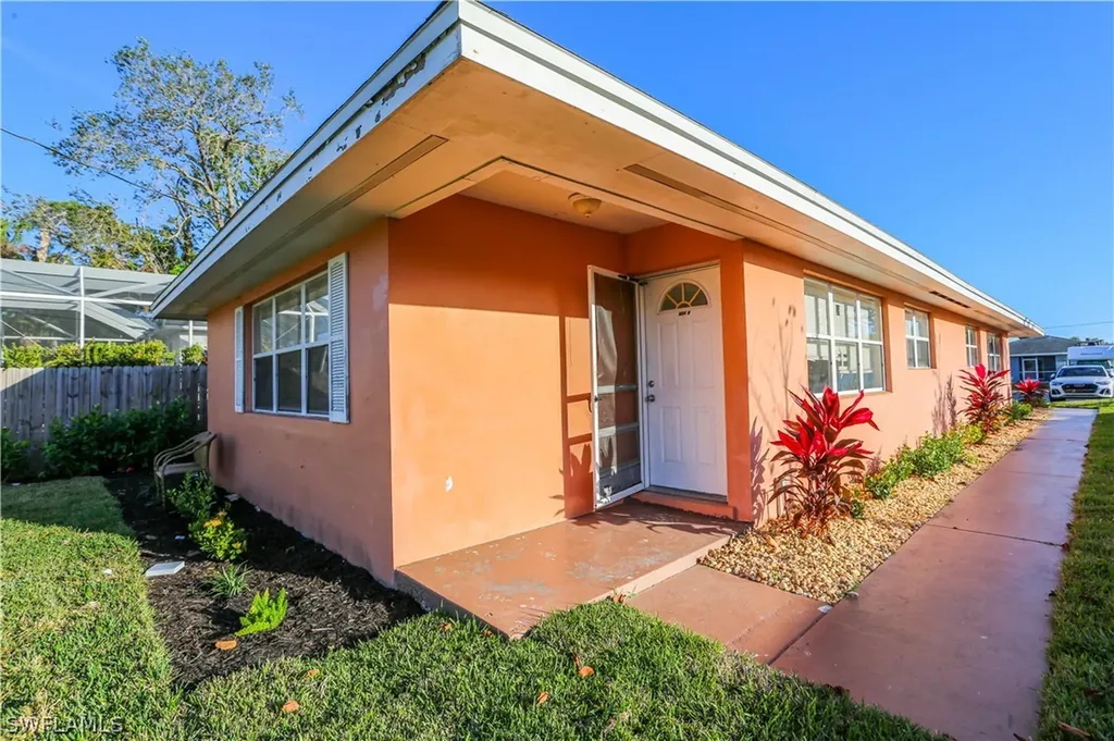 521 96th Avenue N Naples FL 34108