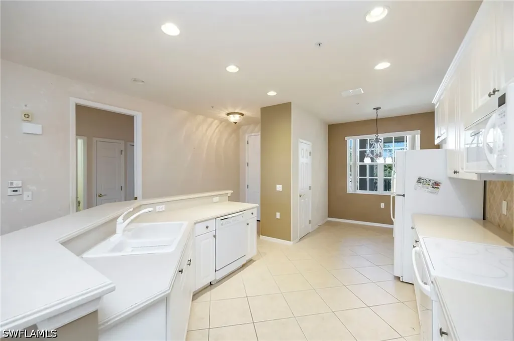 4884 Hampshire Court Naples FL 34112