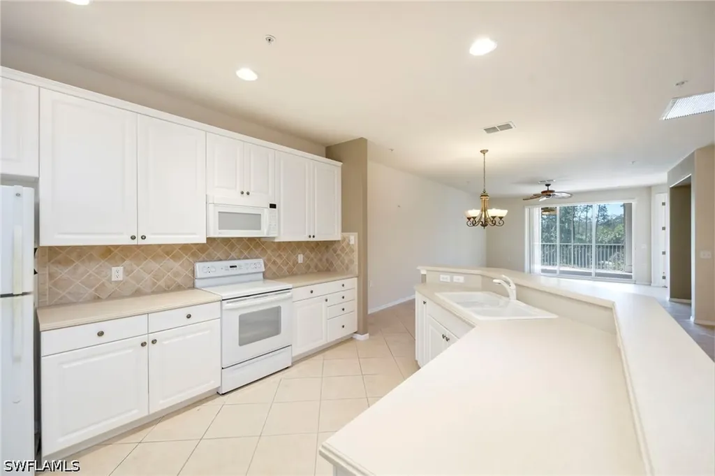4884 Hampshire Court Naples FL 34112