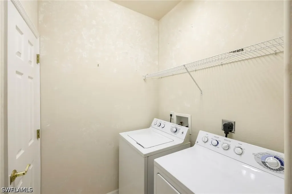 4884 Hampshire Court Naples FL 34112