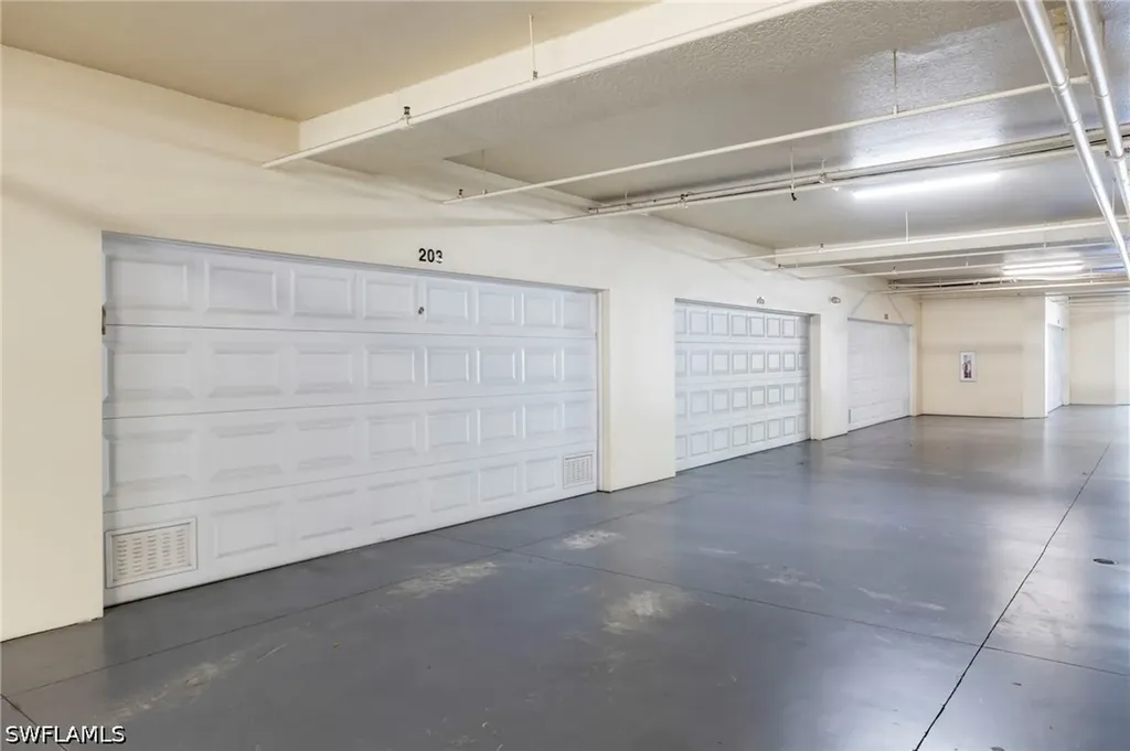 4884 Hampshire Court Naples FL 34112