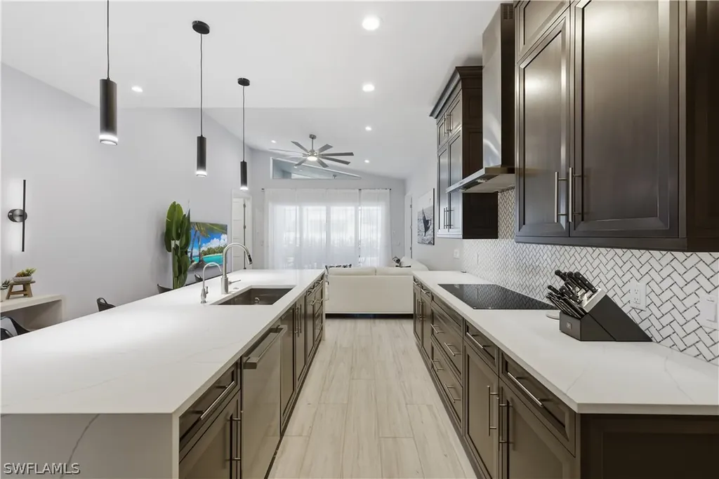 711 91st Avenue N Naples FL 34108