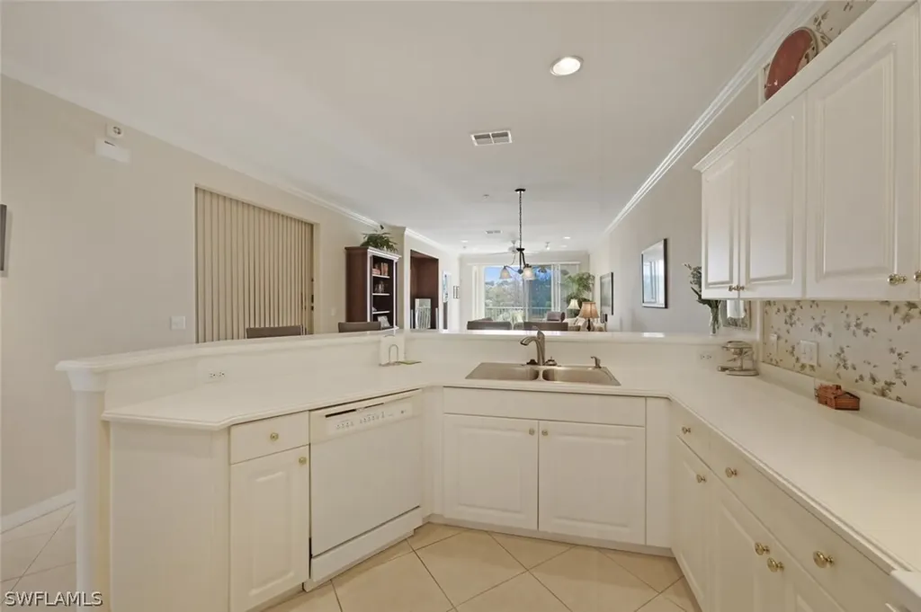 4834 Hampshire Court Naples FL 34112