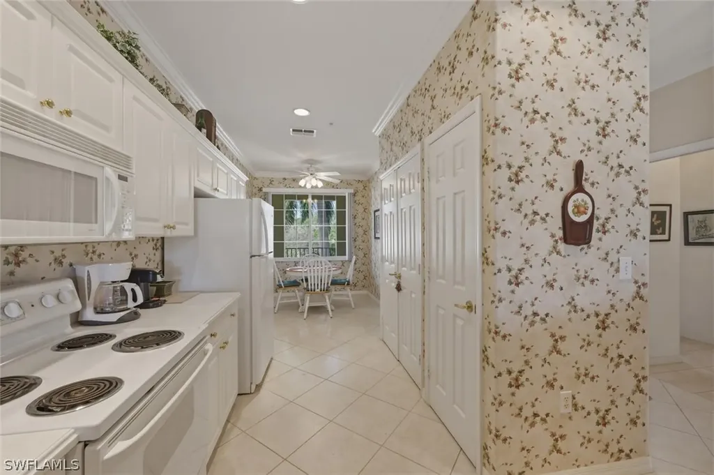 4834 Hampshire Court Naples FL 34112