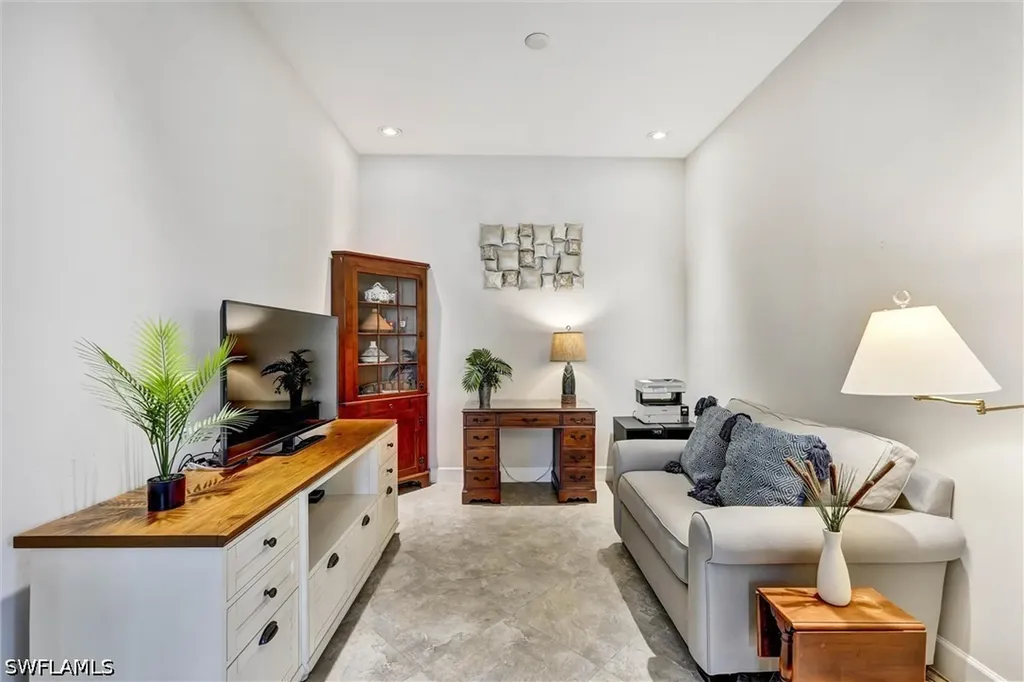 6939 Cay Court Naples FL 34113
