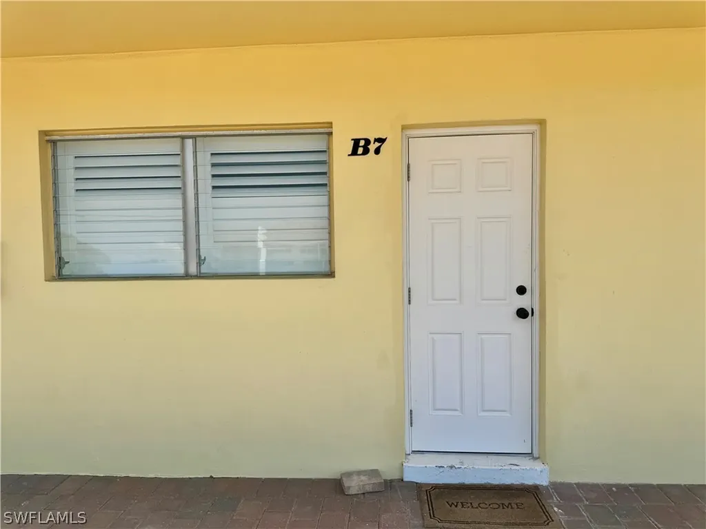 473 12th Avenue S Naples FL 34102