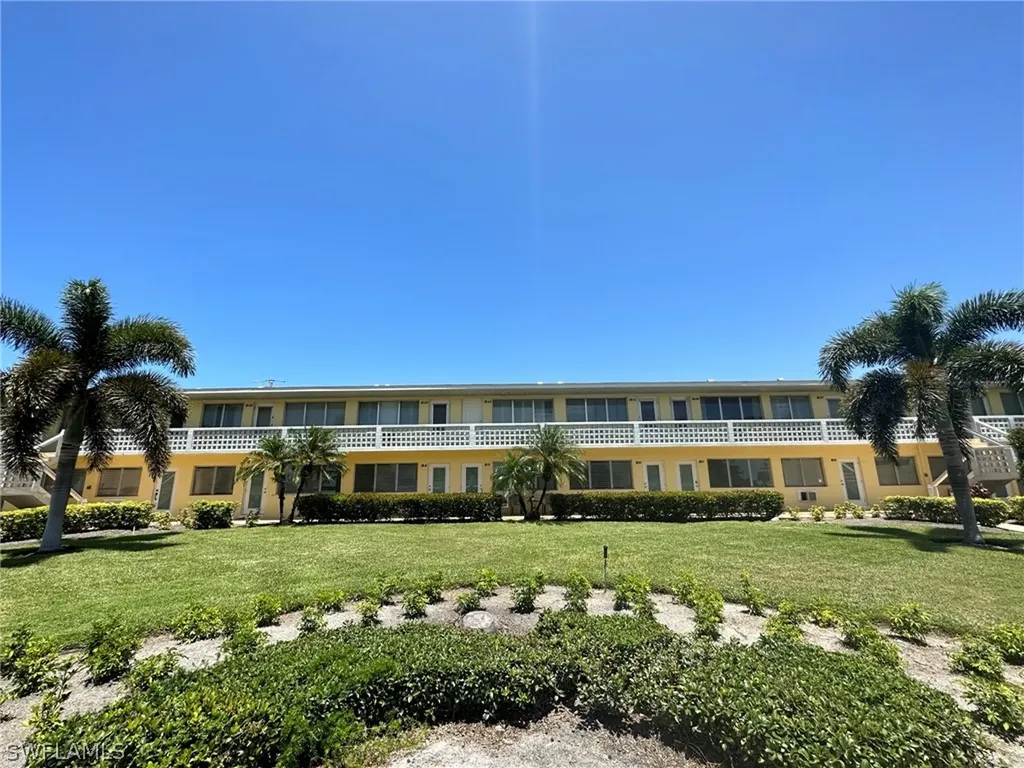 473 12th Avenue S Naples FL 34102