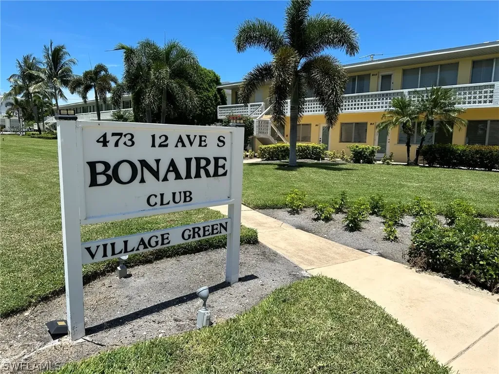 473 12th Avenue S Naples FL 34102