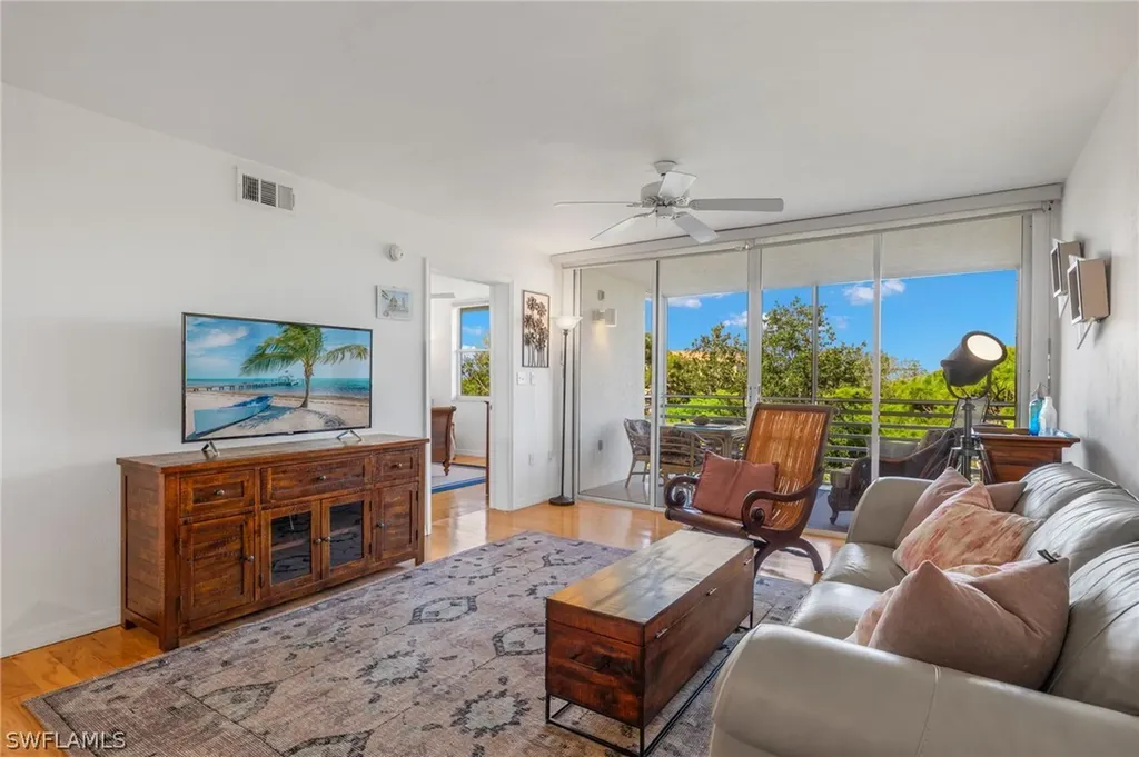 290 Naples Cove Drive Naples FL 34110