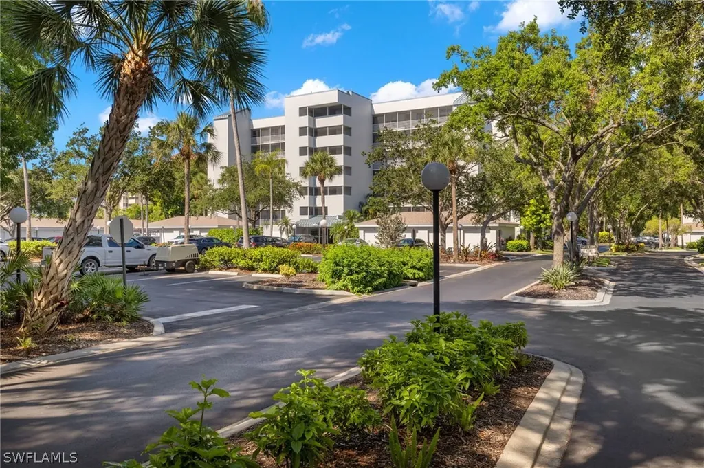 290 Naples Cove Drive Naples FL 34110