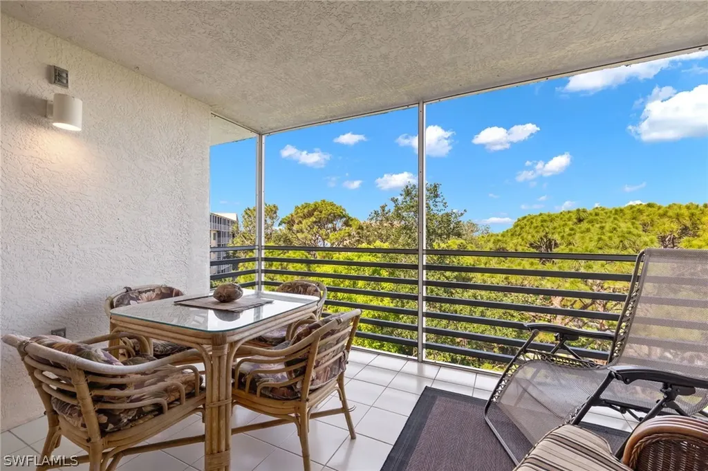 290 Naples Cove Drive Naples FL 34110