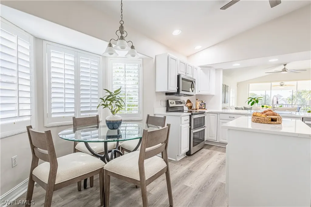 8188 Saratoga Drive Naples FL 34113