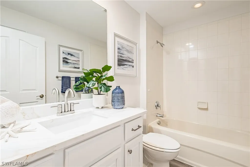 8188 Saratoga Drive Naples FL 34113