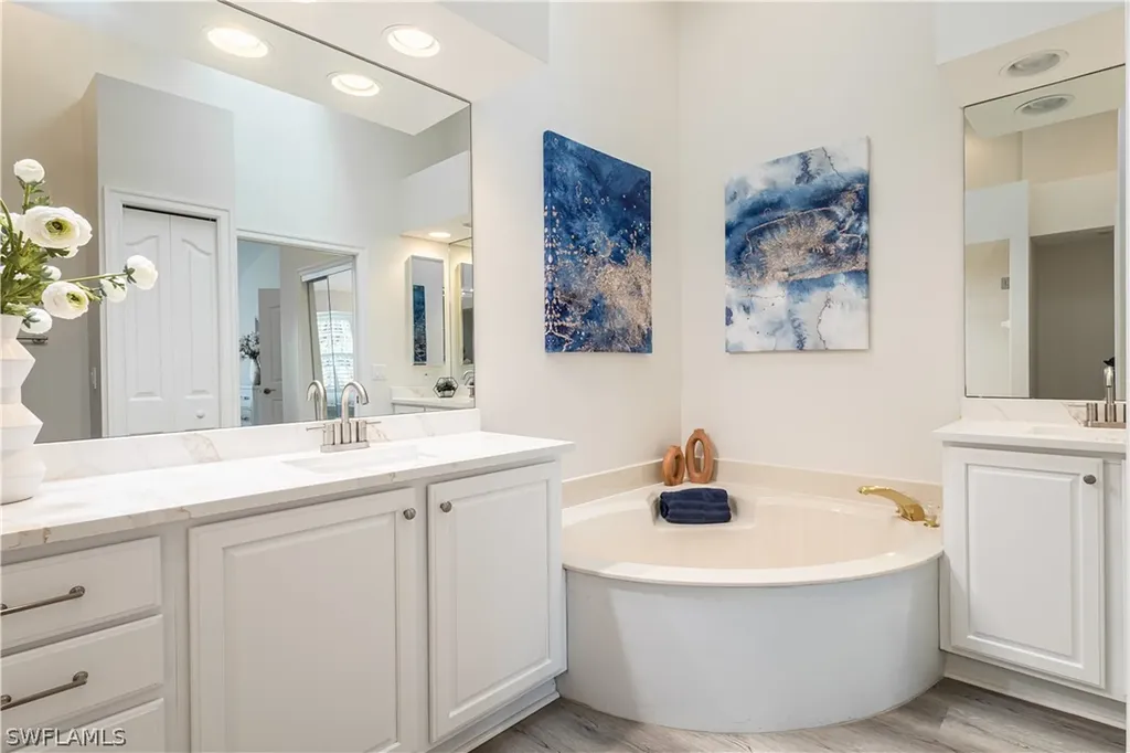 8188 Saratoga Drive Naples FL 34113