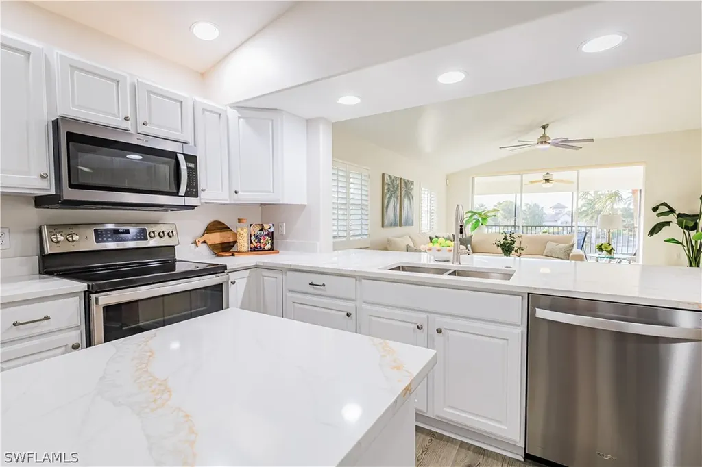 8188 Saratoga Drive Naples FL 34113
