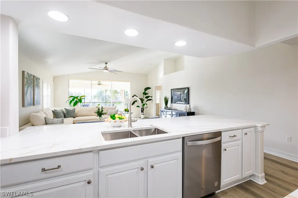 8188 Saratoga Drive Naples FL 34113