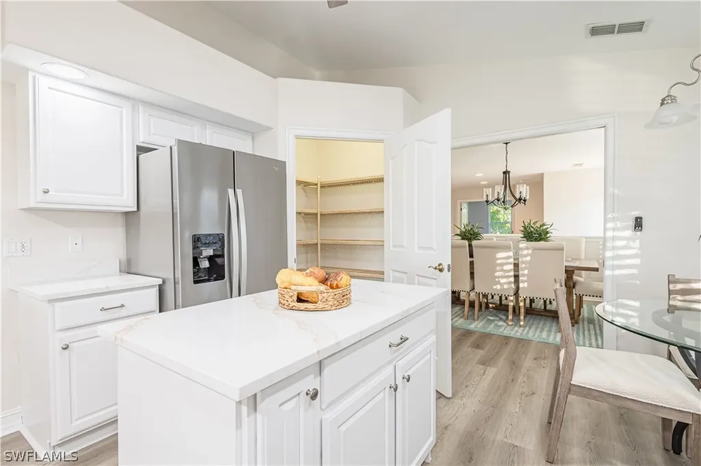 8188 Saratoga Drive Naples FL 34113