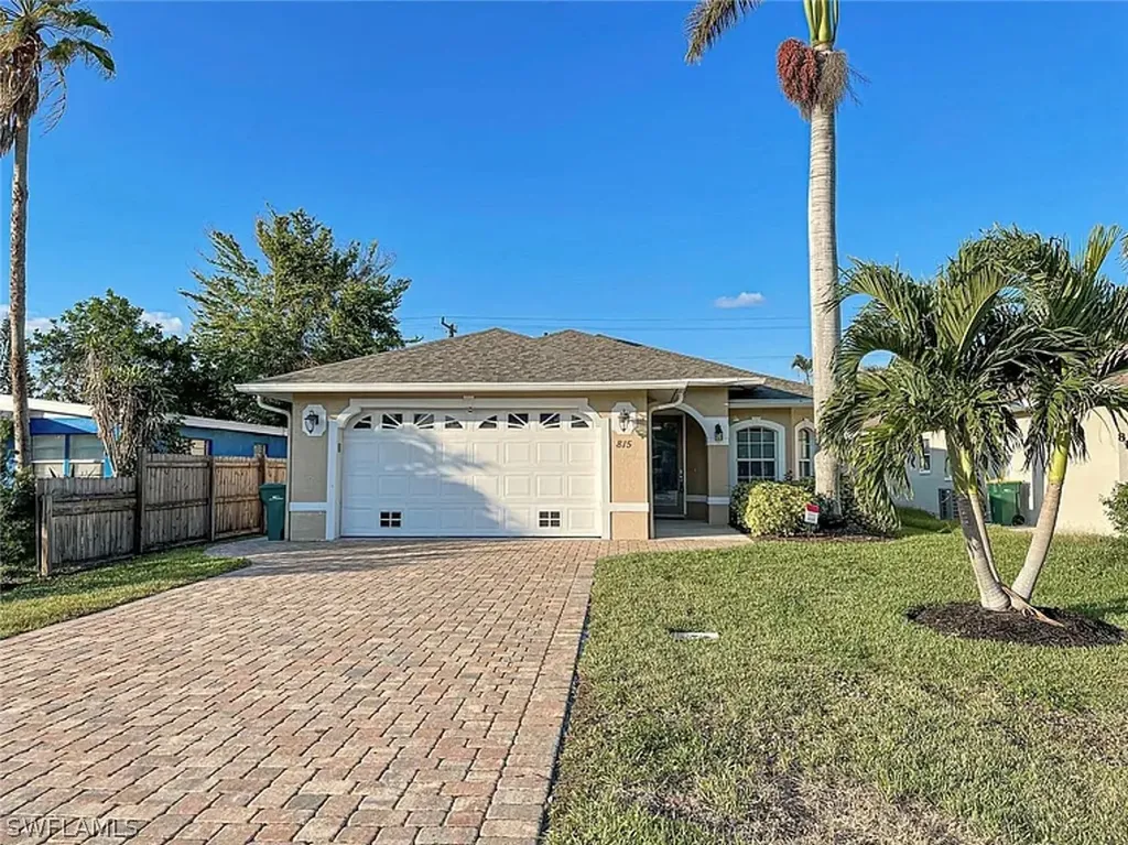 815 96th Avenue N Naples FL 34108