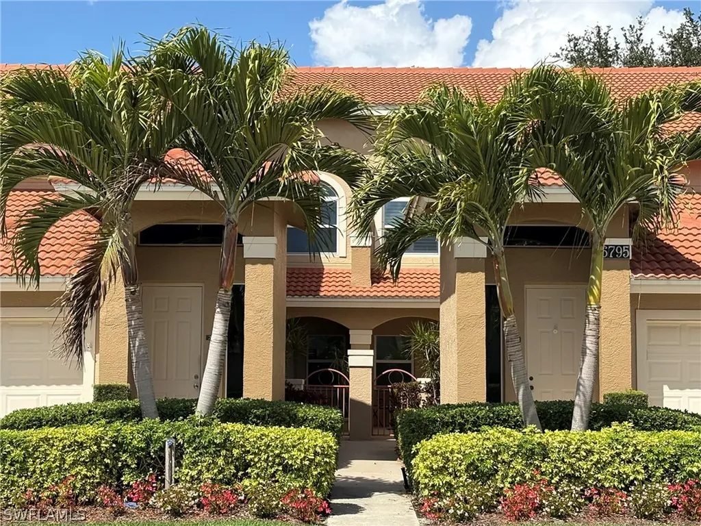 6795 Huntington Lakes Circle Naples FL 34119