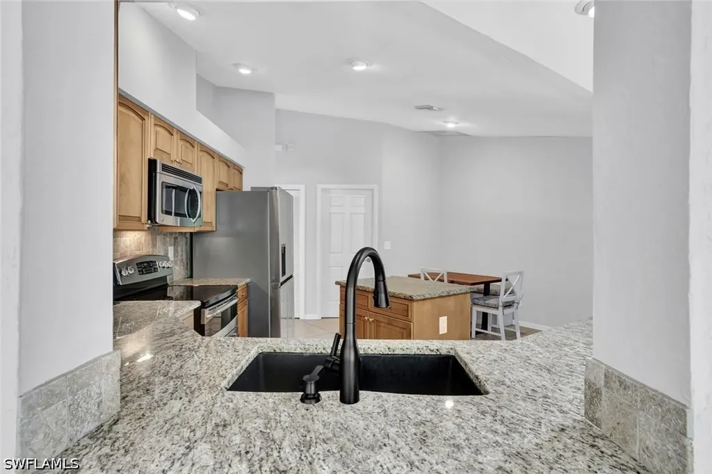 10631 Regent Circle Naples FL 34109