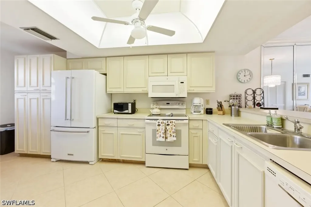 7260 Coventry Court Naples FL 34104