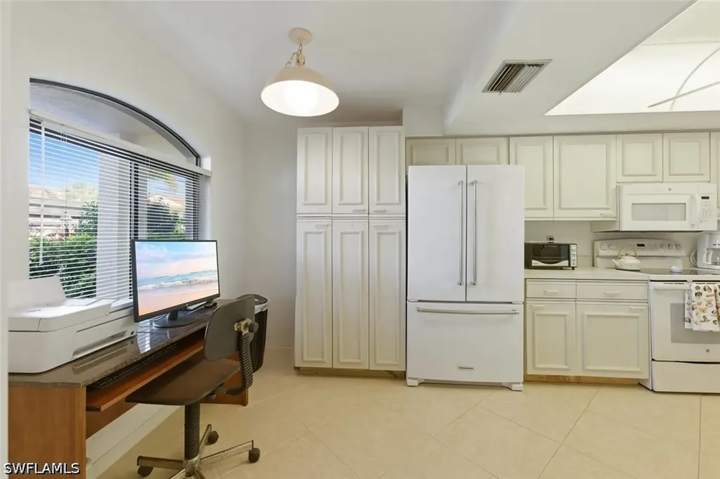 7260 Coventry Court Naples FL 34104