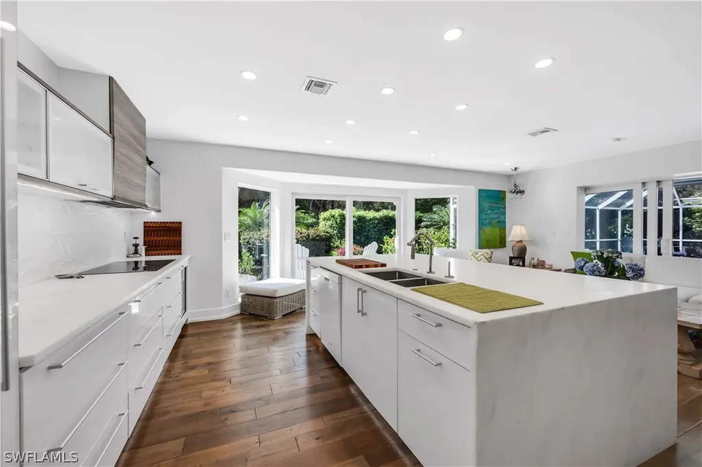 183 Edgemere Way S Naples FL 34105