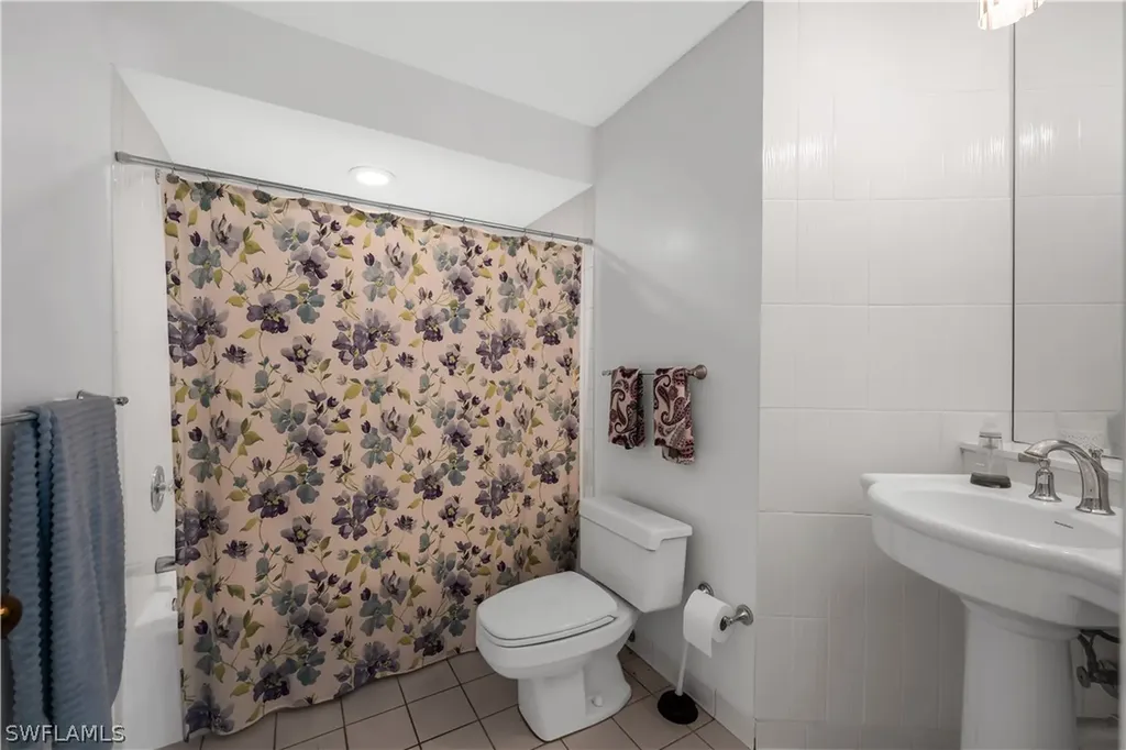183 Edgemere Way S Naples FL 34105