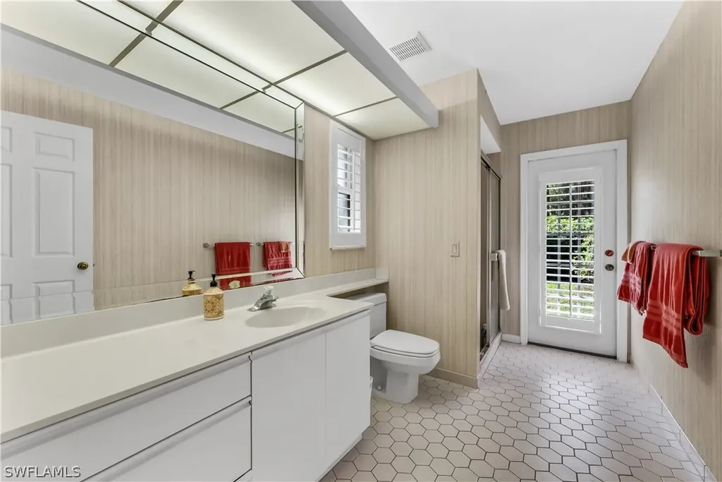 183 Edgemere Way S Naples FL 34105